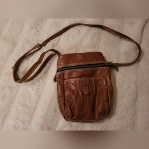 Meissi womans crossbody leather purse.